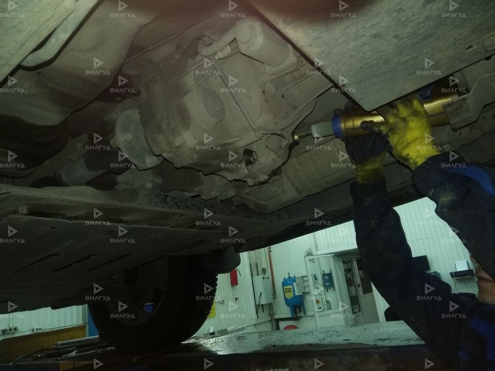 Экспресс-замена масла в двигателе Subaru Impreza WRX в Санкт-Петербурге в СТО Motul Garage