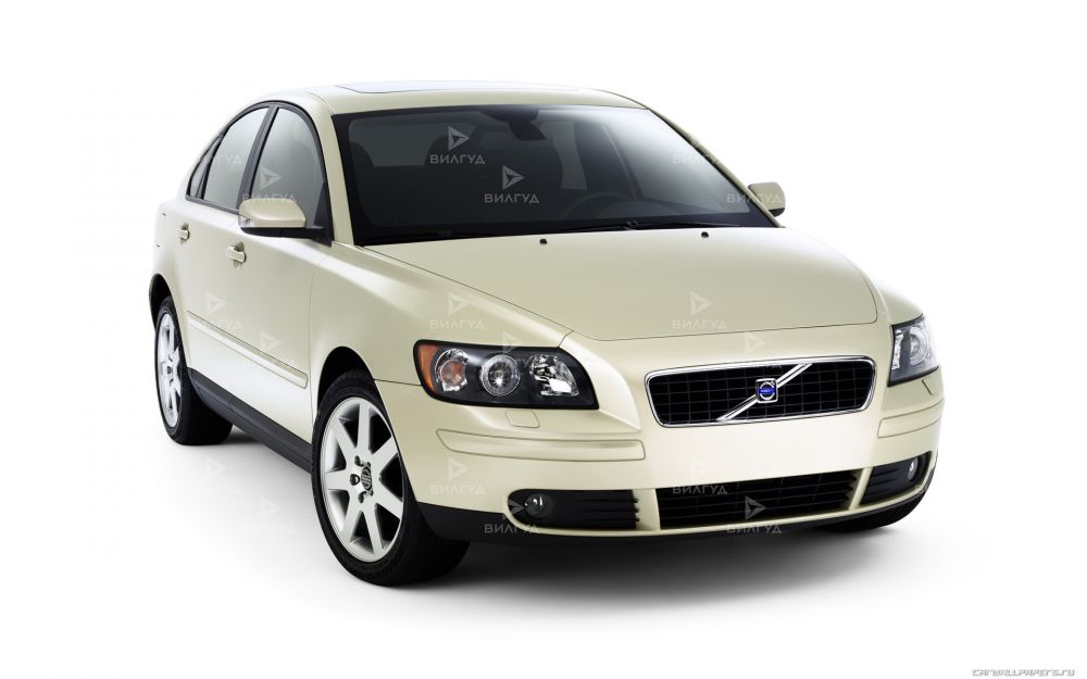 Замена масла в переднем и заднем дифференциале Volvo S40 в Санкт-Петербурге