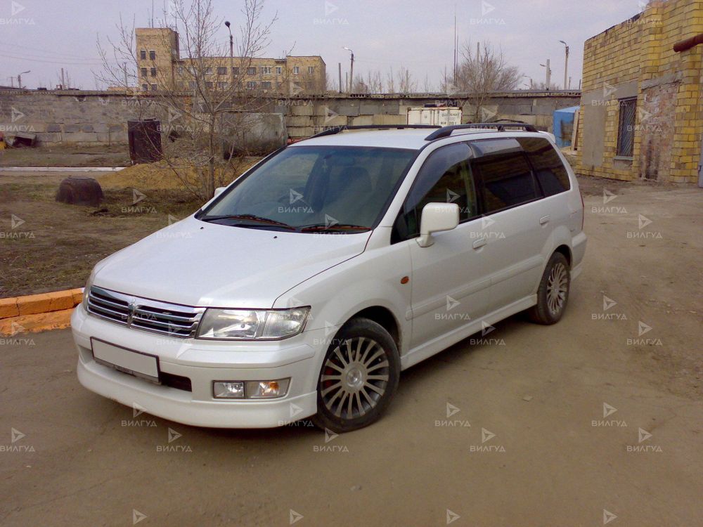 Замена патрубков охлаждения Mitsubishi Chariot в Санкт-Петербурге Замена патрубков охлаждения Mitsubishi Chariot в Санкт-Петербурге